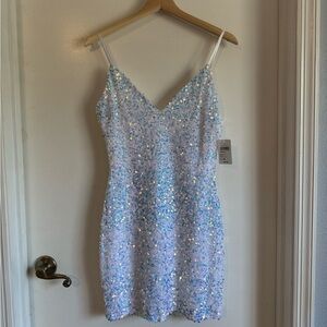 Windsor Sequin Mini Dress Medium NWT White Iridescent Sparkle Party Cocktail